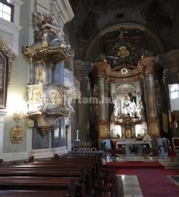 Budapest-Felsővízivárosi Szent Anna plébániatemplom