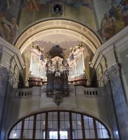 Budapest-Felsővízivárosi Szent Anna plébániatemplom