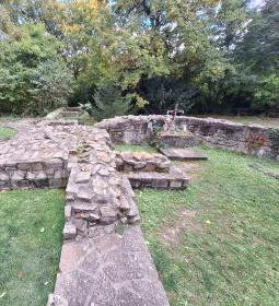 Budaszentlőrinci pálos kolostor és templom romjai