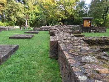 Budaszentlőrinci pálos kolostor és templom romjai Budapest