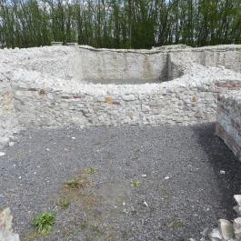 Büdy-várrom Vámosatya - Külső kép