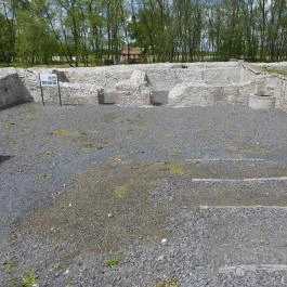 Büdy-várrom Vámosatya - Külső kép