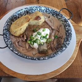 Buja Disznók - Fény utcai Piac Budapest - Étel/ital