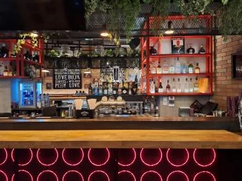 Buja Disznók - Gozsdu Budapest