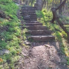 Bujdosók lépcsője, Badacsonytördemic - Külső kép