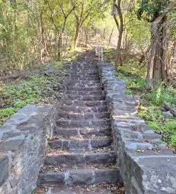 Bujdosók lépcsője