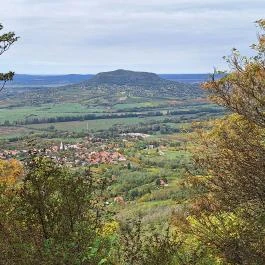 Bujdosók lépcsője, Badacsonytördemic - Külső kép