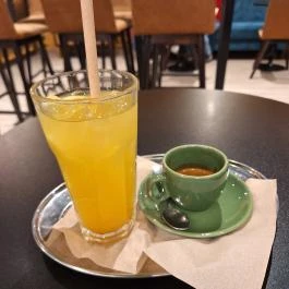 Cafe Frei - Etele Plaza Budapest - Étel/ital