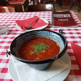 Pesti KULACS Magyar Étterem Budapest - Étel/ital