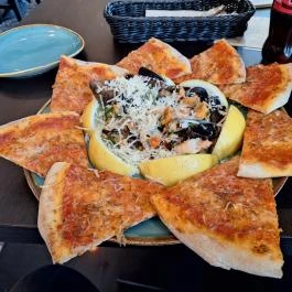 Capri Duna Pizzeria, Budapest - Étel/ital