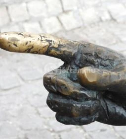 Carl Lutz emlékműve