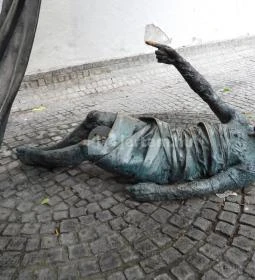 Carl Lutz emlékműve