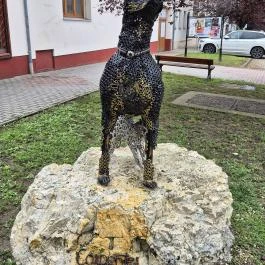 Cégér Bicske - Külső kép