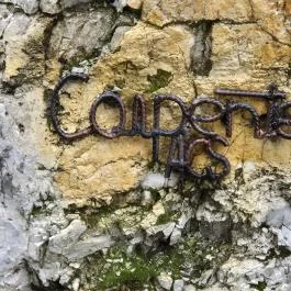 Cégér, Bicske - Egyéb