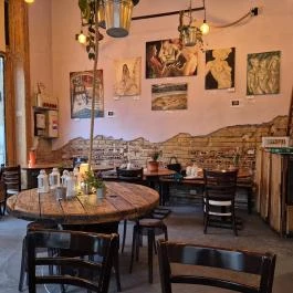 Charbon Art Café, Budapest - Belső