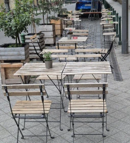 Charbon Art Café