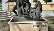 Chopin-szobor Gödöllő - Külső kép