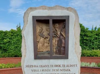 Cigányzenészek emlékműve Jászfényszaru