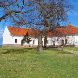 Csefalvay-kúria Pincehely - Külső kép