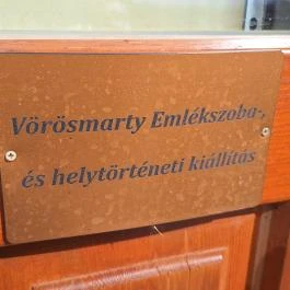 Csefalvay-kúria, Pincehely - Egyéb