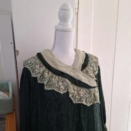 Csefalvay-kúria, Pincehely - Egyéb