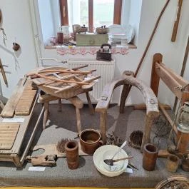 Csefalvay-kúria, Pincehely - Egyéb