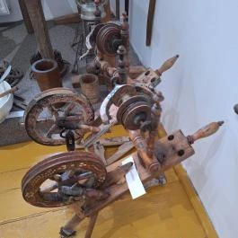 Csefalvay-kúria, Pincehely - Egyéb