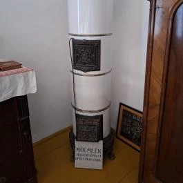 Csefalvay-kúria, Pincehely - Egyéb