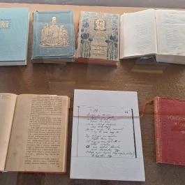 Csefalvay-kúria, Pincehely - Egyéb