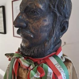 Csefalvay-kúria, Pincehely - Egyéb