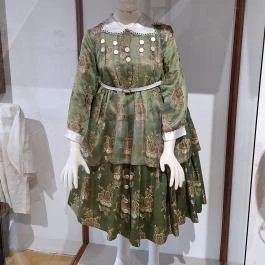 Csefalvay-kúria, Pincehely - Egyéb