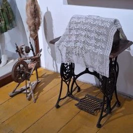 Csefalvay-kúria, Pincehely - Egyéb