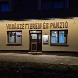 Csejtey Vadászétterem Püspökmolnári - Külső kép