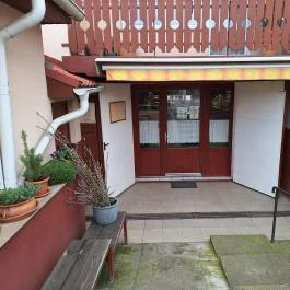 Csengeri Cukrászda Taksony - Külső kép