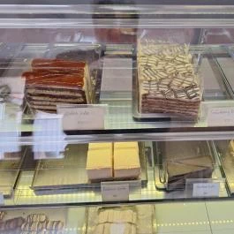 Csengeri Cukrászda Taksony - Étel/ital