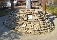 Csertölgy emlékmű Ecser