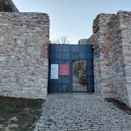 Cseszneki vár, Csesznek - Külső kép