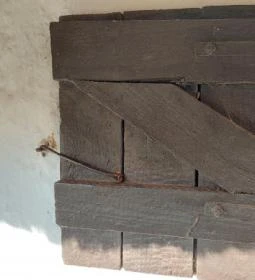 Csesztregi kanászház