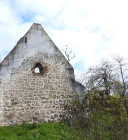 Csévharaszti pusztatemplom