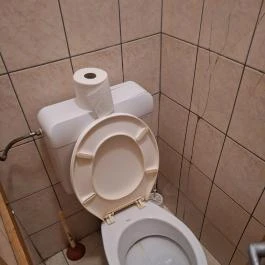 Csicsó Étterem Hőgyész - Mosdó