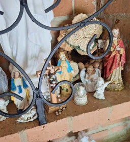 Csicsói kápolna és Szentkút