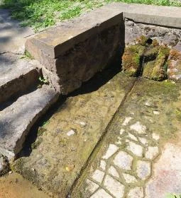 Csicsói kápolna és Szentkút