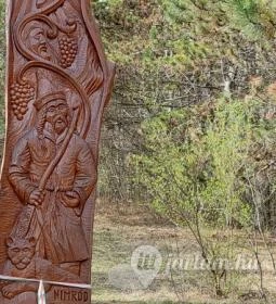 Csillagösvény faszobrok