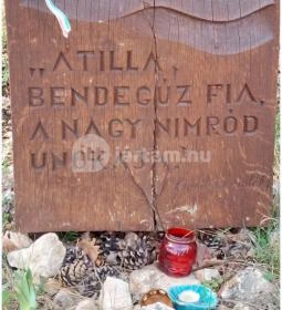 Csillagösvény faszobrok