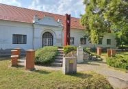 Csipesz szobor Abádszalók