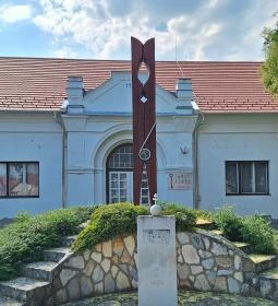 304. legjobb látnivaló: Csipesz szobor