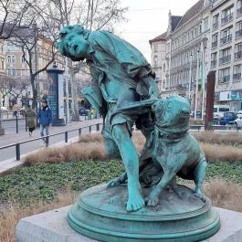 Csirkefogó-szobor Budapest - Külső kép