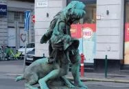 Csirkefogó-szobor Budapest