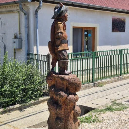 Csizmás Kandúr Jen? - Külső kép