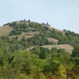 Csobánc vára Gyulakeszi - Külső kép